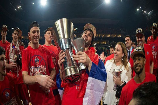milos-teodosic-euroleague-trophy-cska-moscow-csska